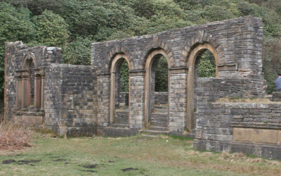 2: Errwood Hall & the Graves