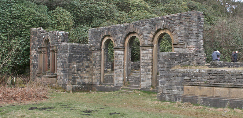 2: Errwood Hall & the Graves