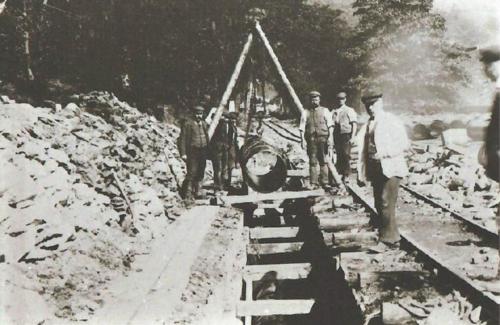 Pipe laying